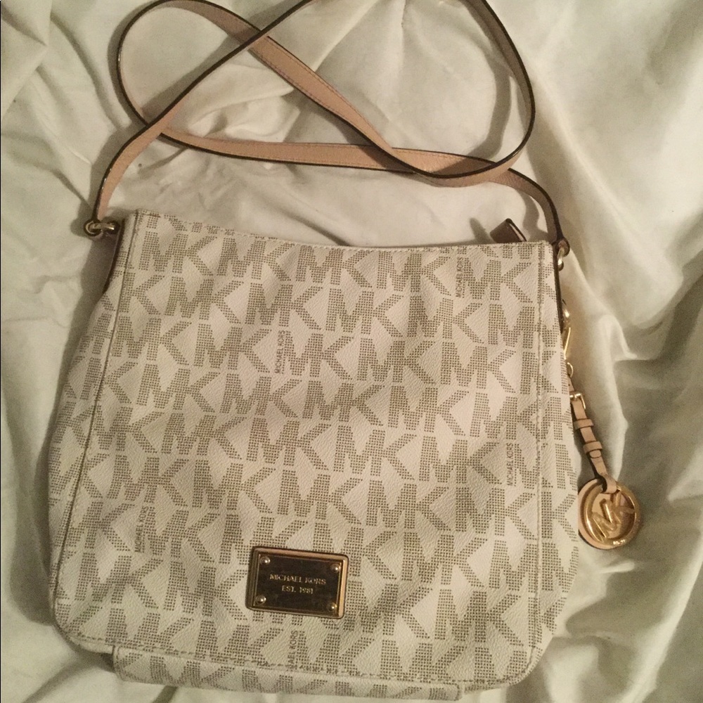 Michael Kors Large Logo Jet Set Crossbody Purse